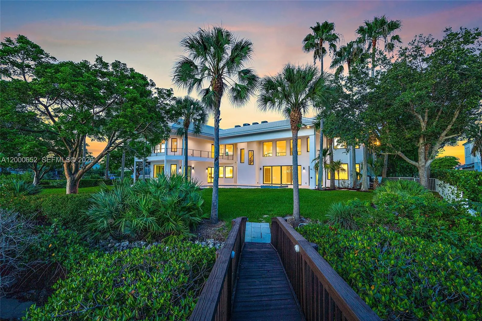 8818 SE Riverfront Ter, Jupiter FL 33469