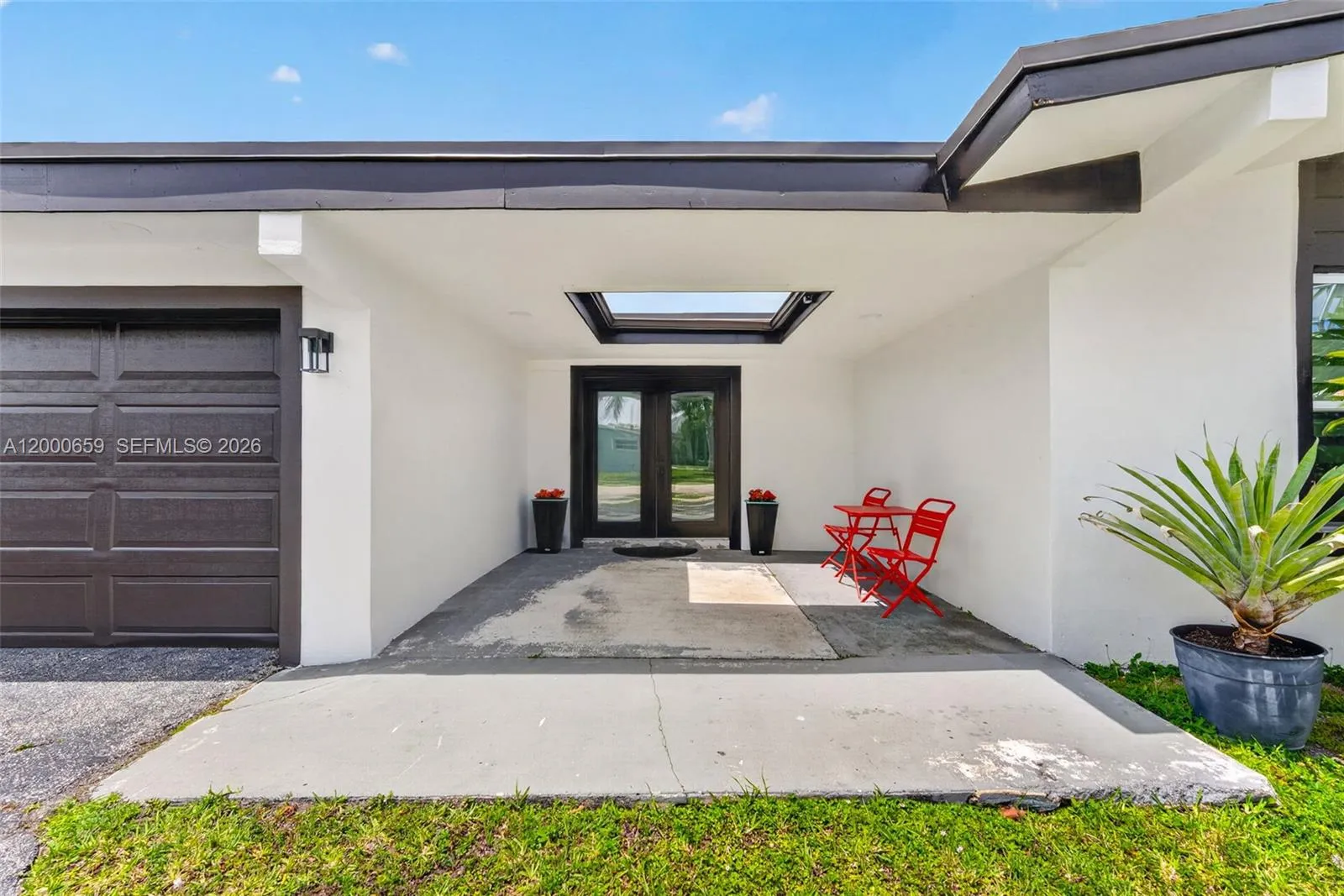 2051 NW 93rd Ln, Sunrise FL 33322