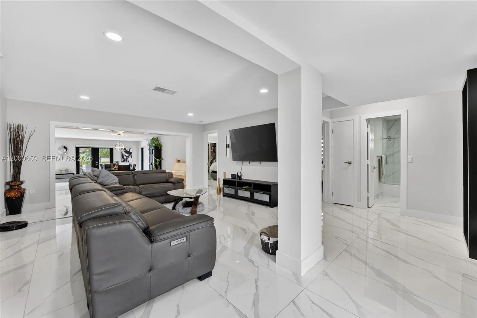 2051 NW 93rd Ln, Sunrise FL 33322