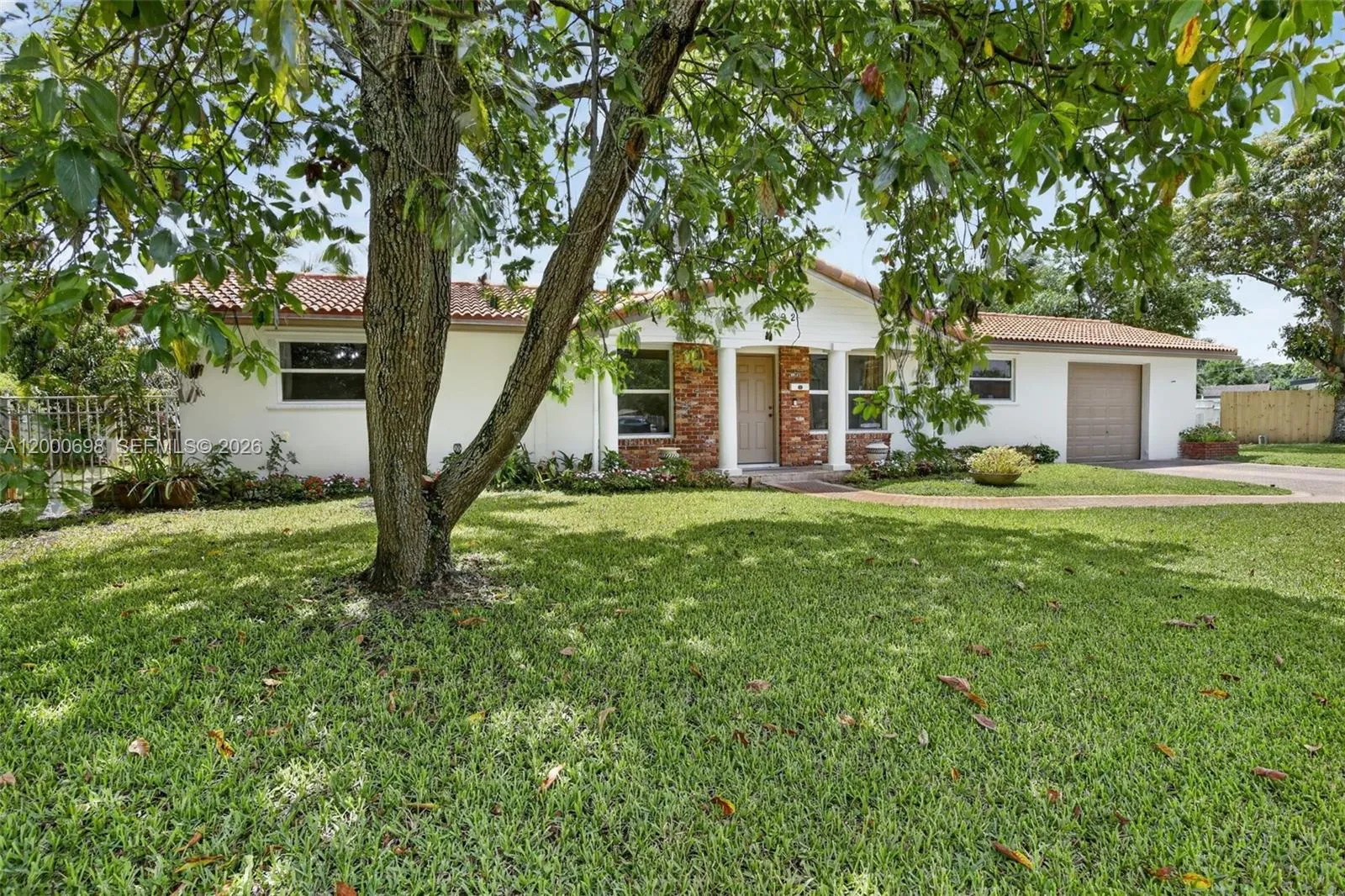 292 SW 52nd Ave, Plantation FL 33317