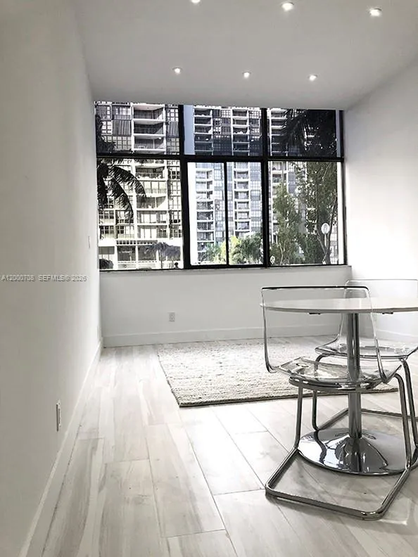 1915 Brickell Ave, Miami FL 33129