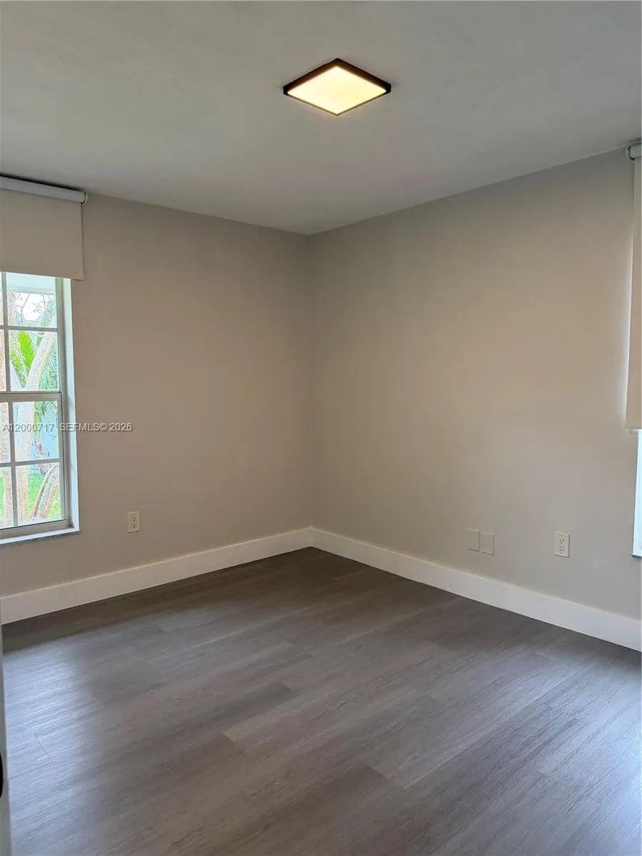 9760 SW 210th St, Cutler Bay FL 33189