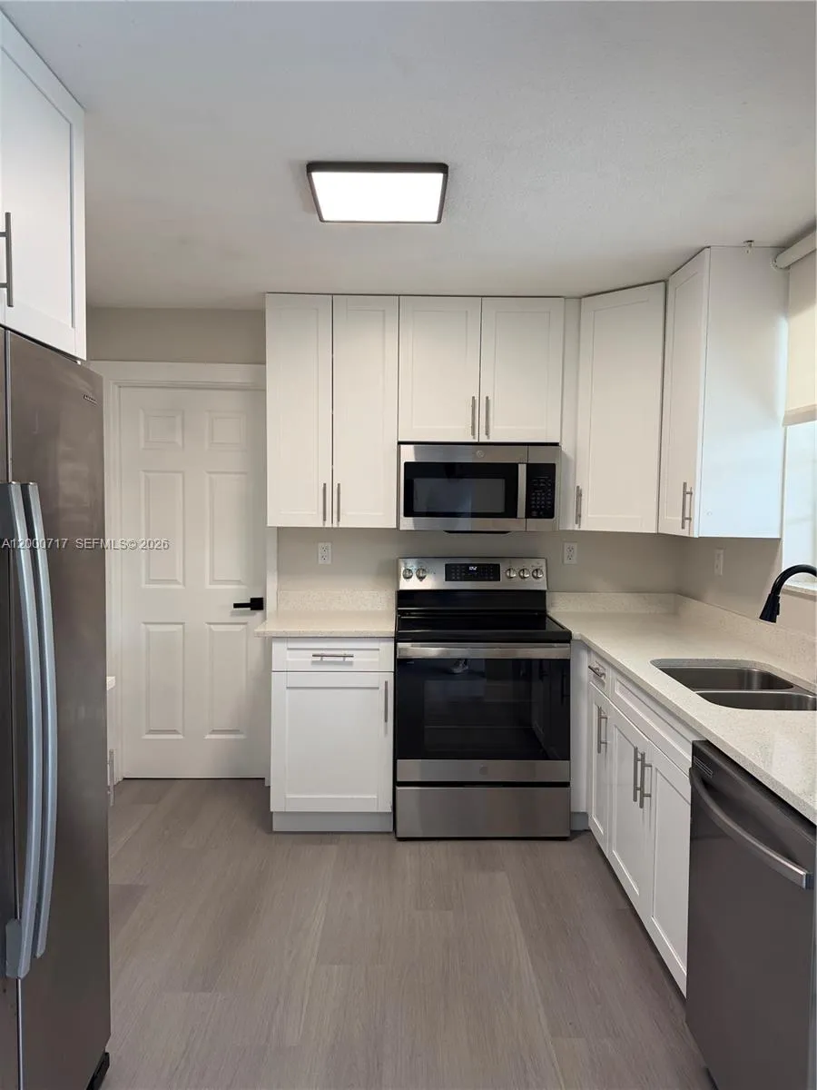 9760 SW 210th St, Cutler Bay FL 33189