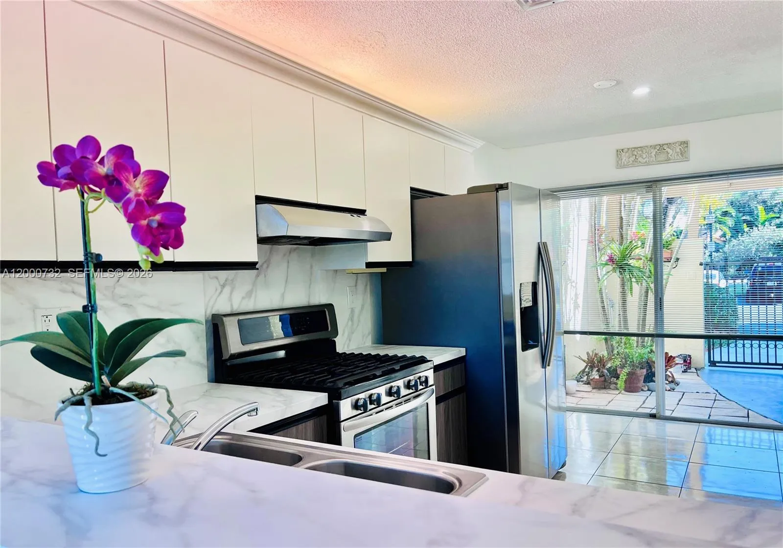 4530 NW 102nd Ct, Doral FL 33178