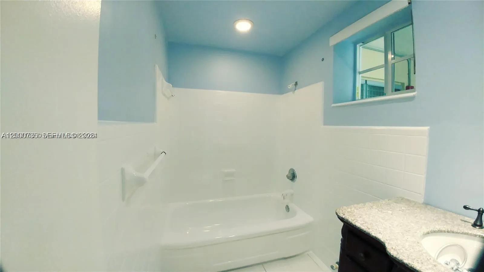 462 Golden Isles Dr # 205, Hallandale Beach FL 33009