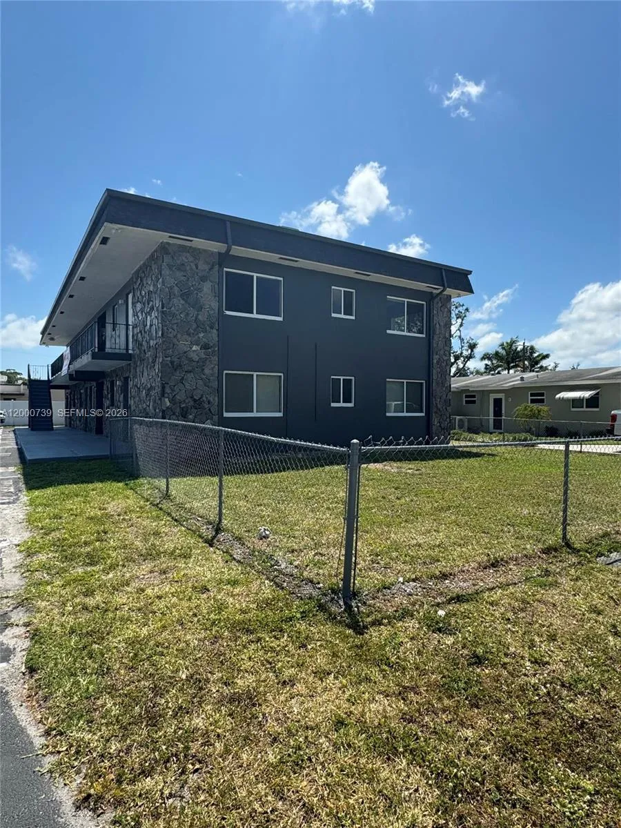 4850 SW 26th Ave # 6, Dania Beach FL 33312