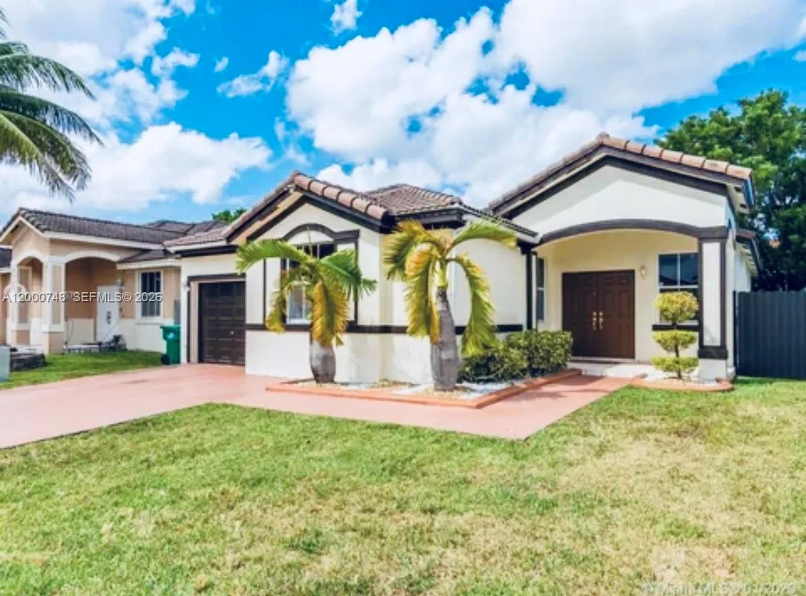 8135 NW 198th Ter, Hialeah FL 33015