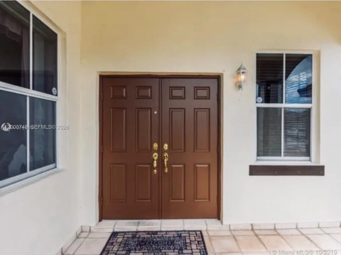 8135 NW 198th Ter, Hialeah FL 33015