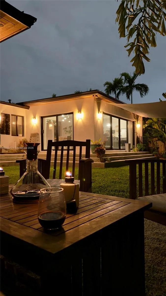 3261 SW 16th Ln, Miami FL 33145