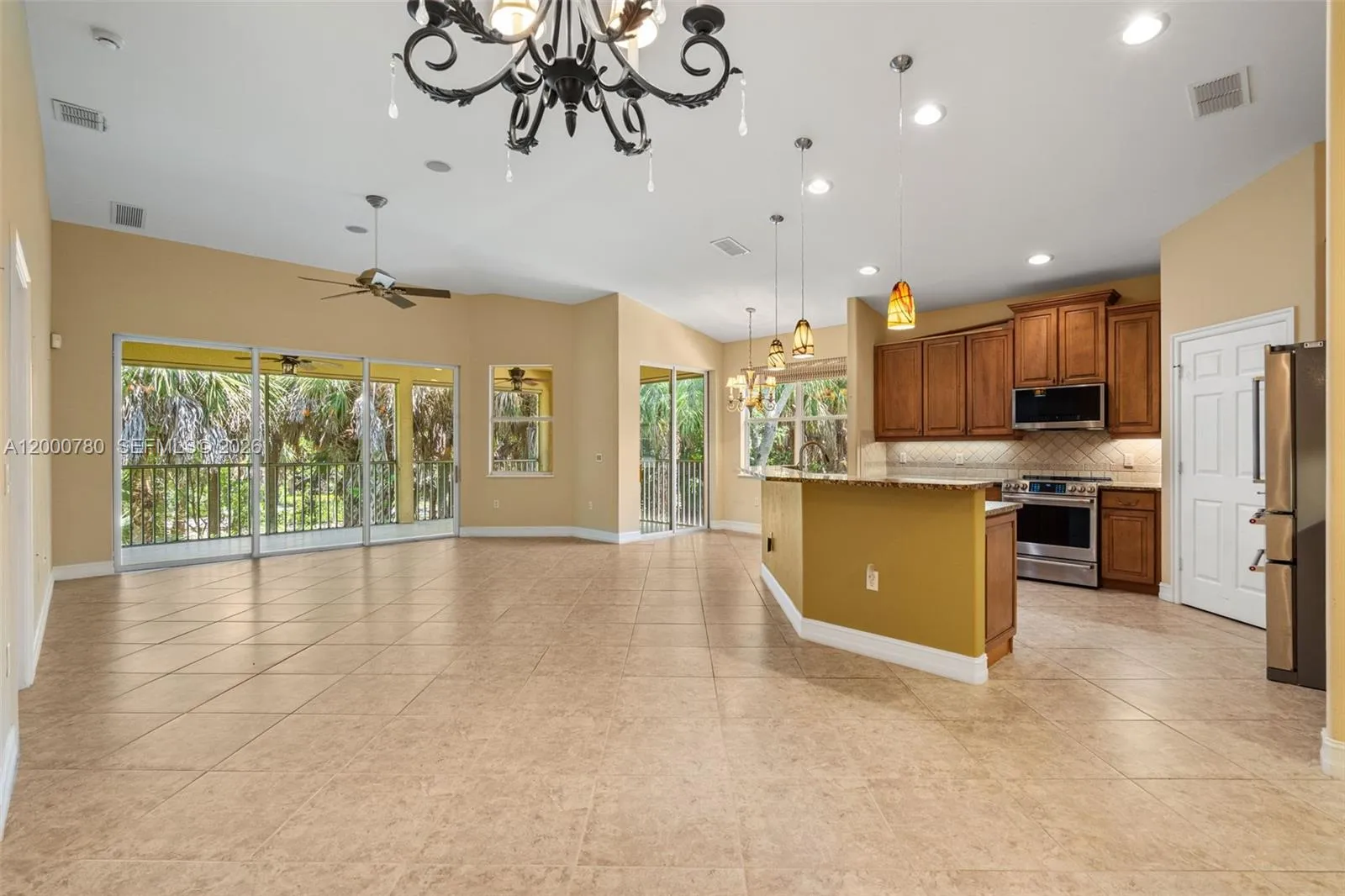 2016 Tarpon Bay Dr N # 202, Naples FL 34119