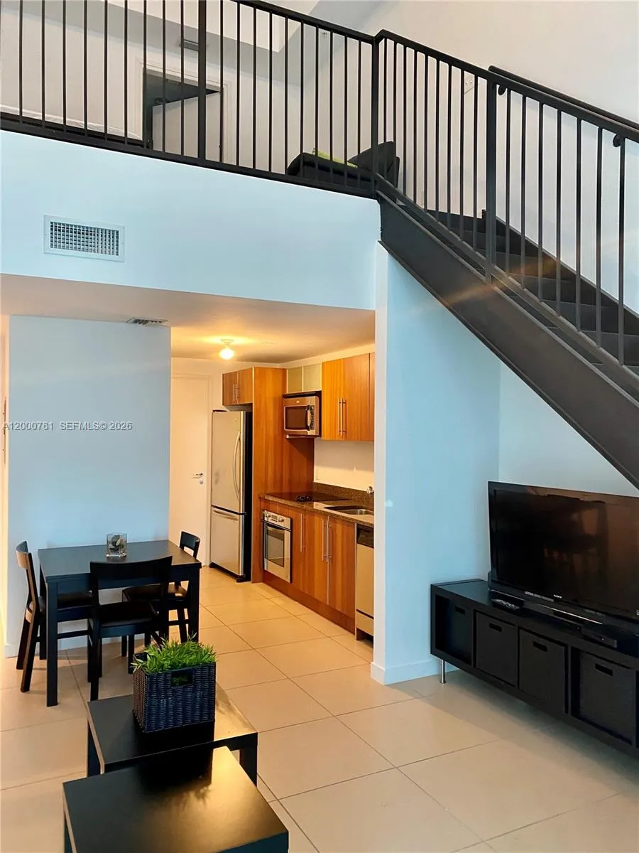 300 S Biscayne Blvd # 604, Miami FL 33131