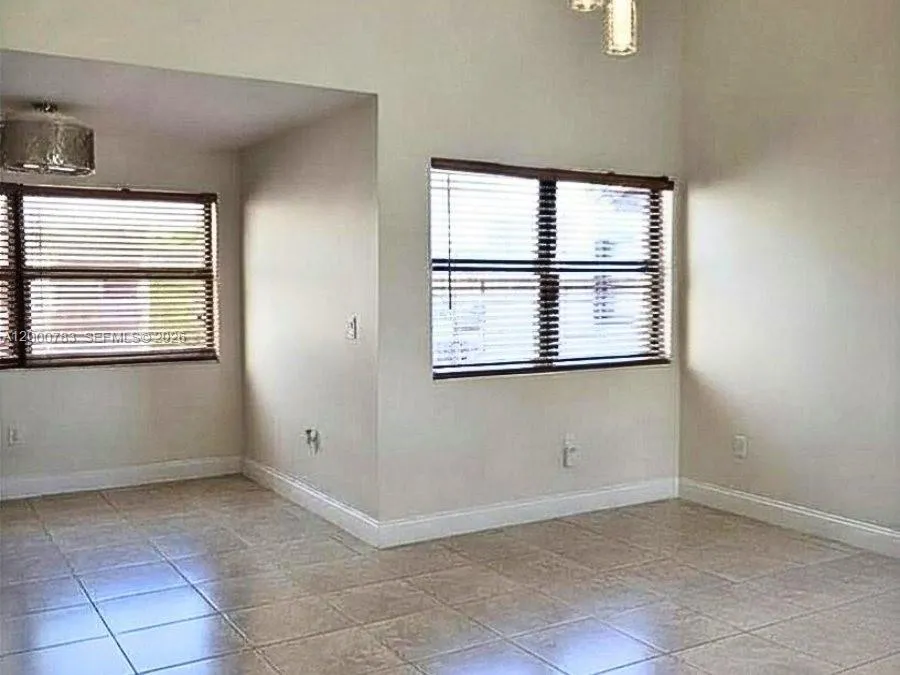 9970 NW 9th St Cir # 204, Miami FL 33172