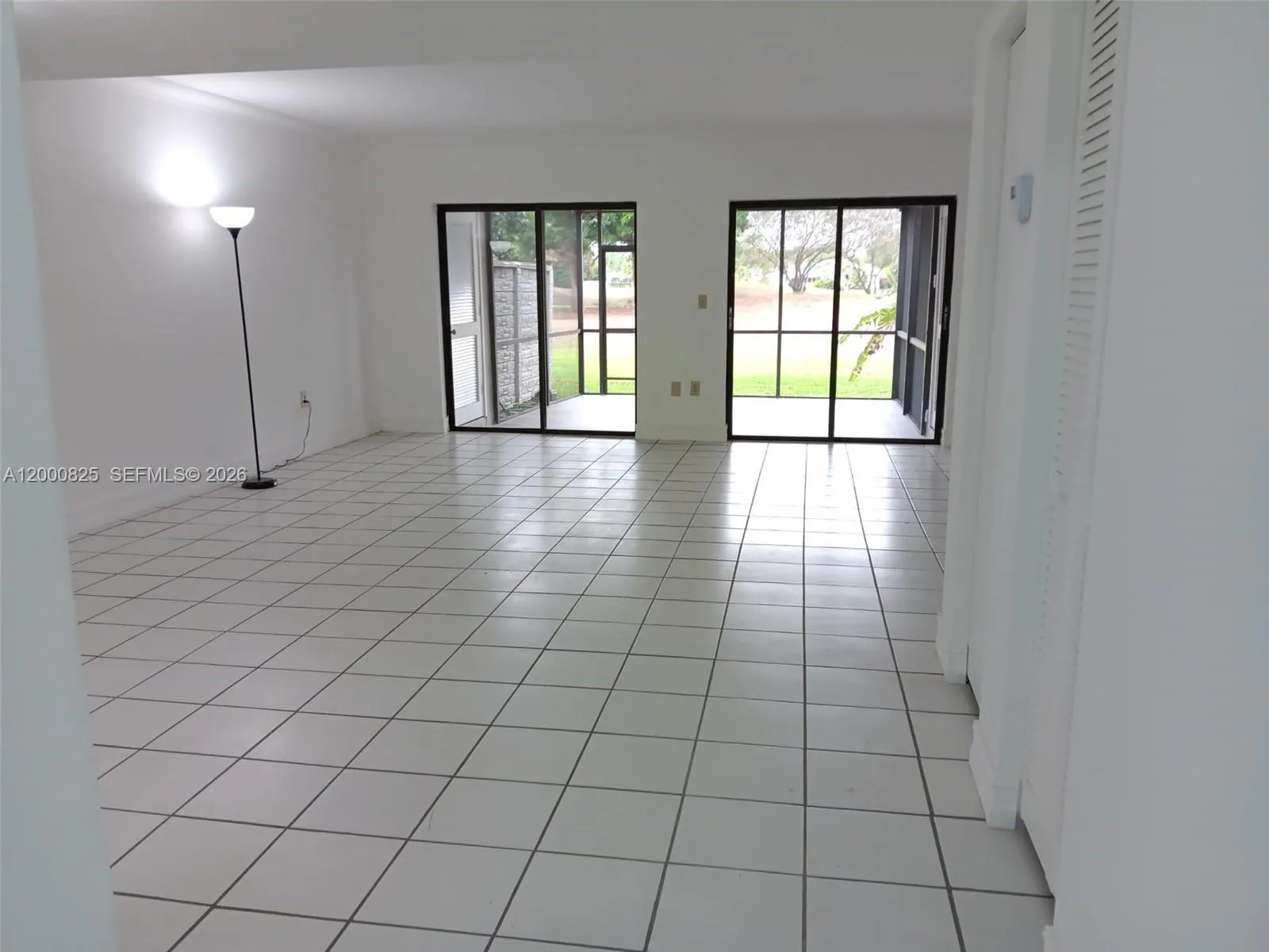 19174 Bobolink Dr, Hialeah FL 33015