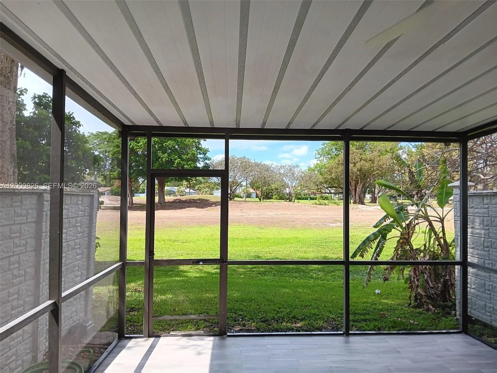 19174 Bobolink Dr, Hialeah FL 33015