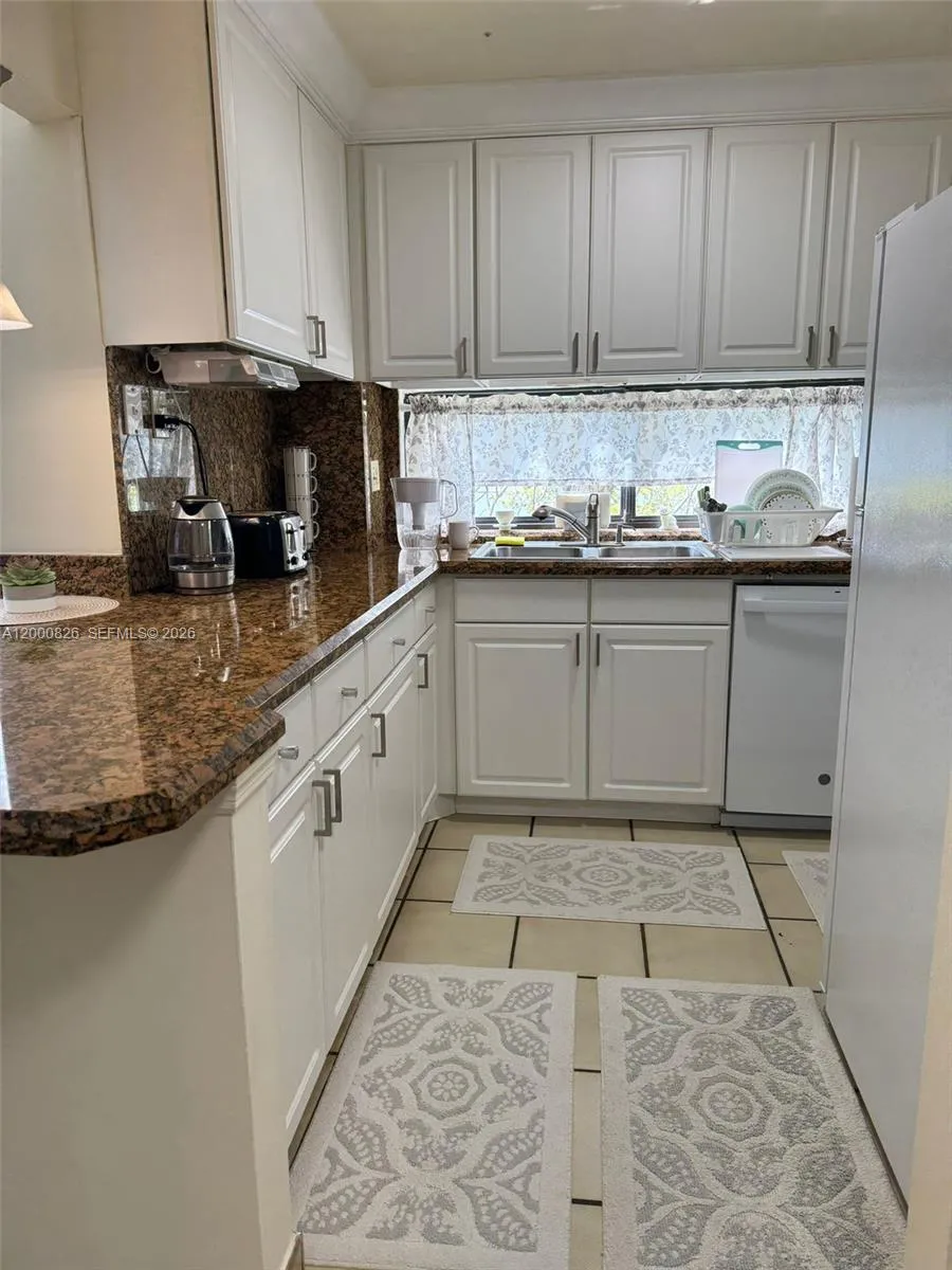 17021 N Bay Rd # 318, Sunny Isles Beach FL 33160