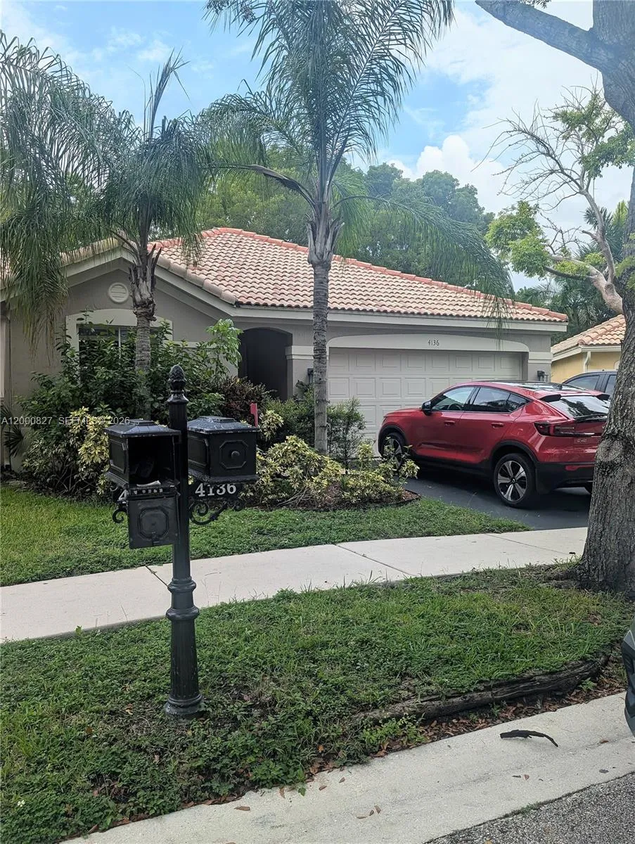4136 Pine Ridge Ln, Weston FL 33331