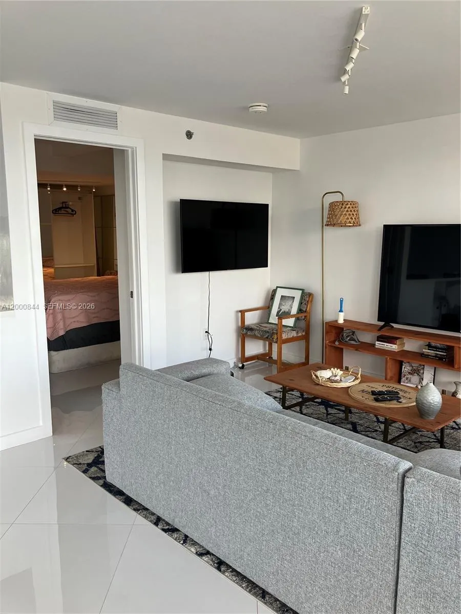 555 NE 15th St # 19K, Miami FL 33132