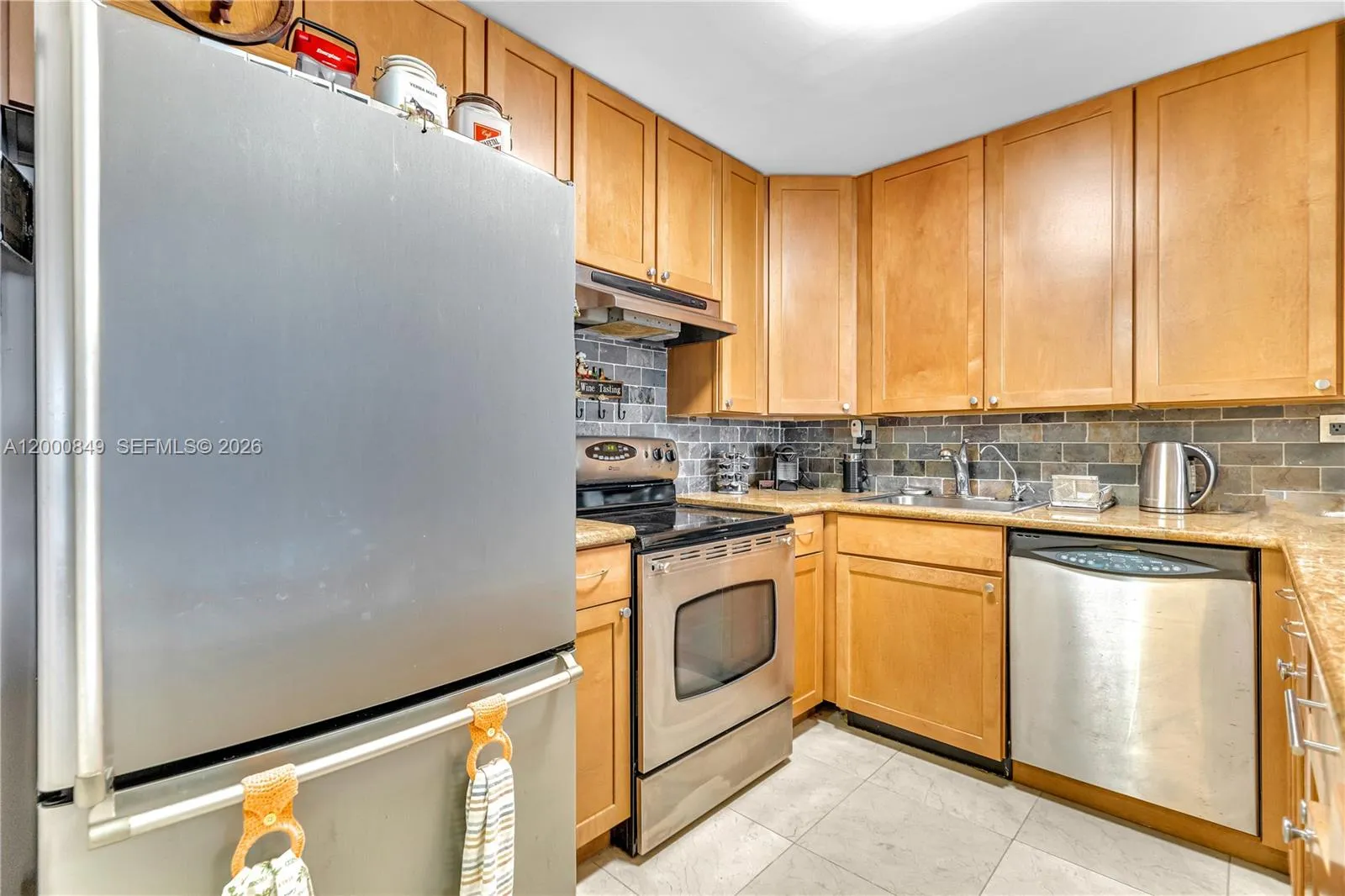 600 Three Islands Blvd # 618, Hallandale Beach FL 33009