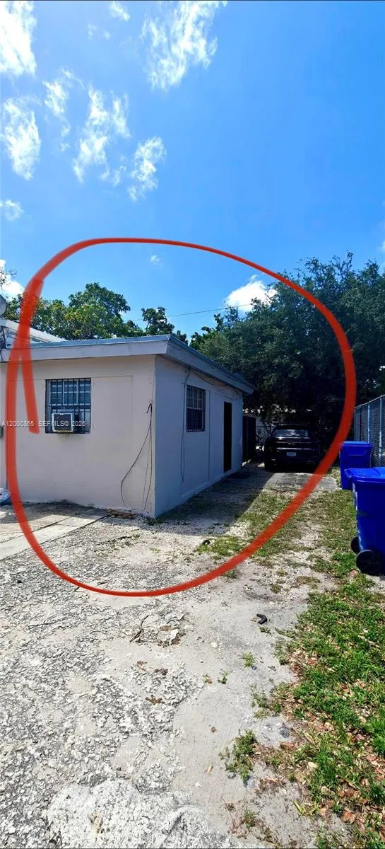 1201 NW 51st St # 3, Miami FL 33142