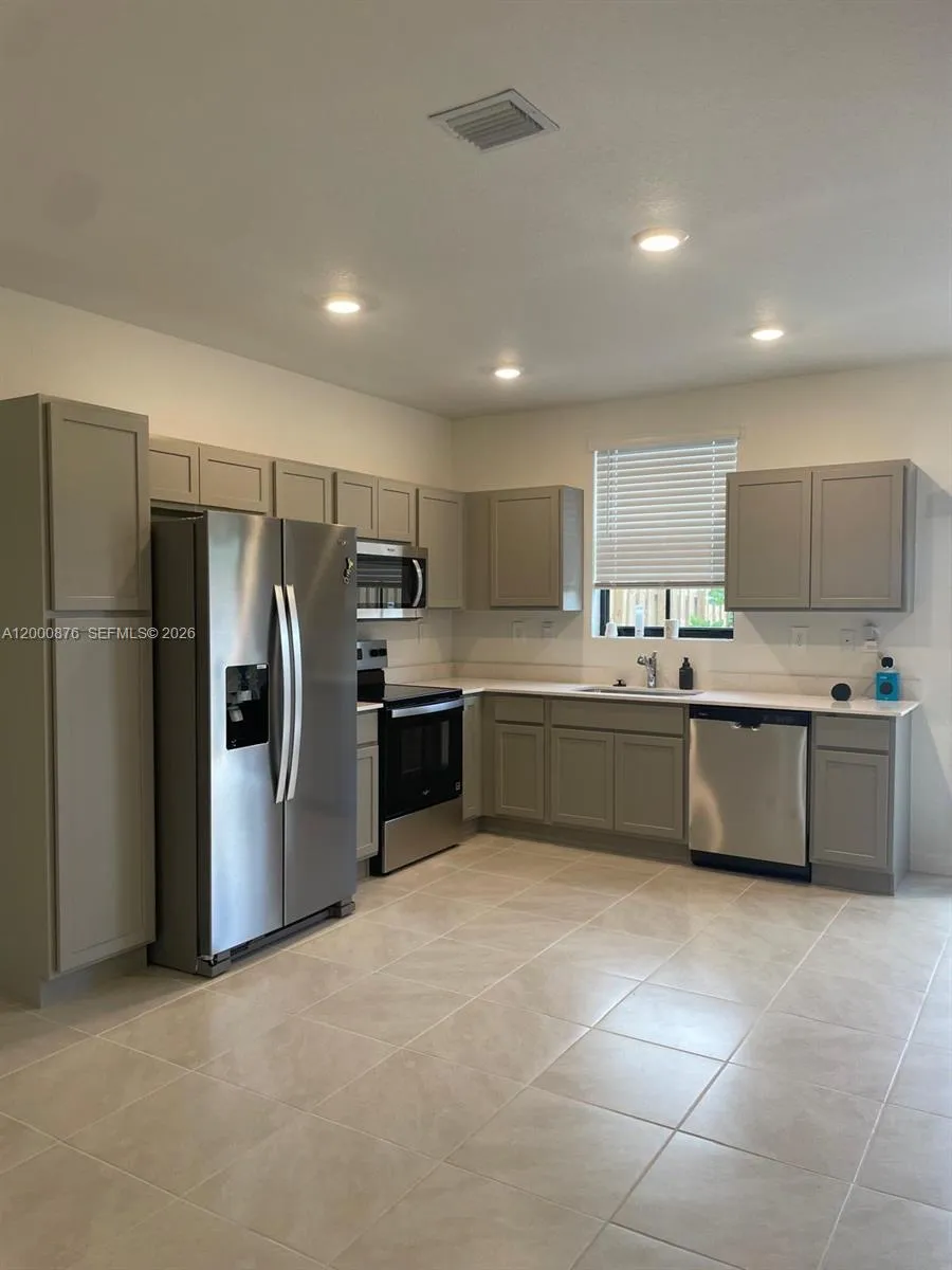 1386 NE 3rd Ave, Florida City FL 33034