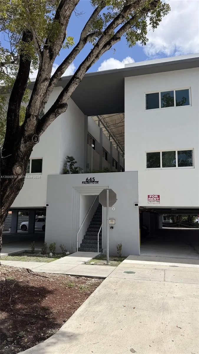 645 Palmetto Dr # 12, Miami Springs FL 33166