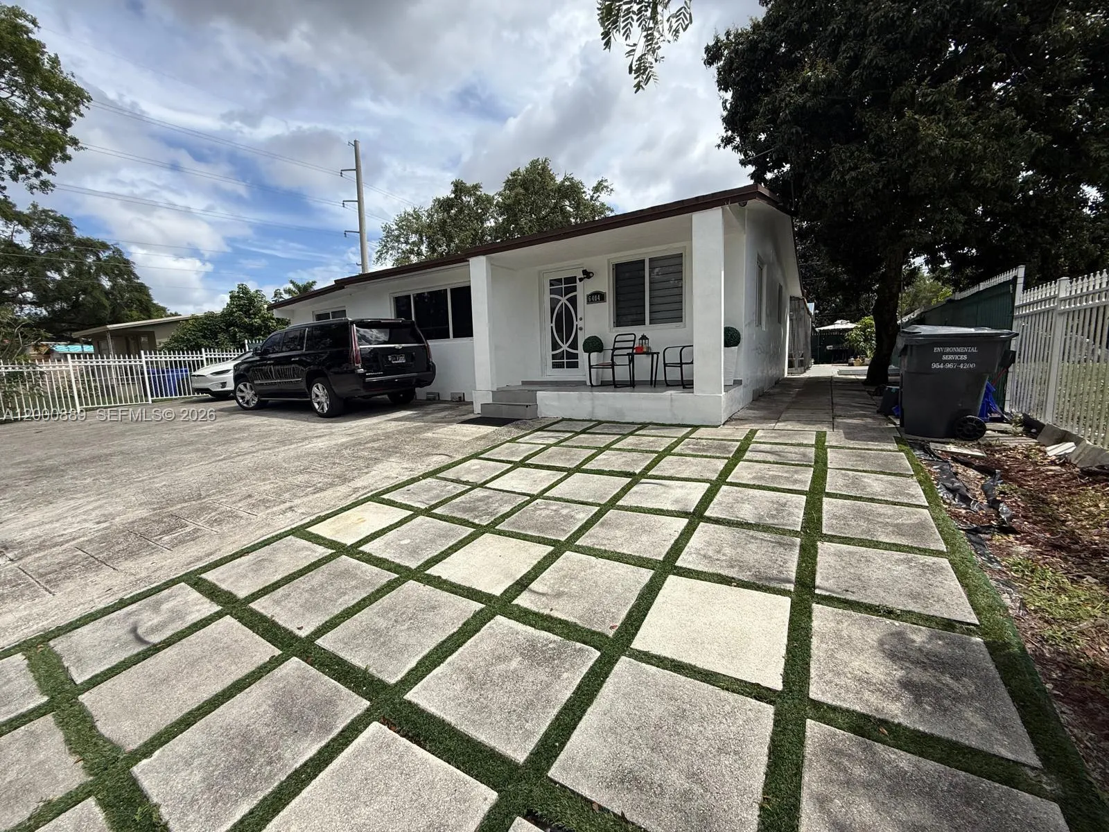 6404 Meade St, Hollywood FL 33024
