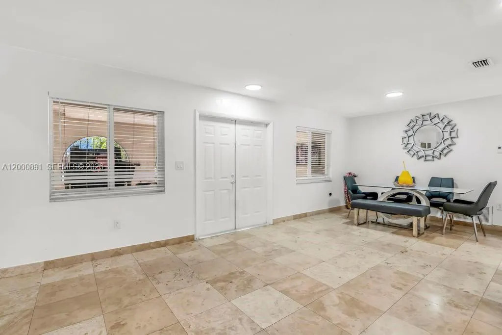 1301 N 74th Ter, Hollywood FL 33024