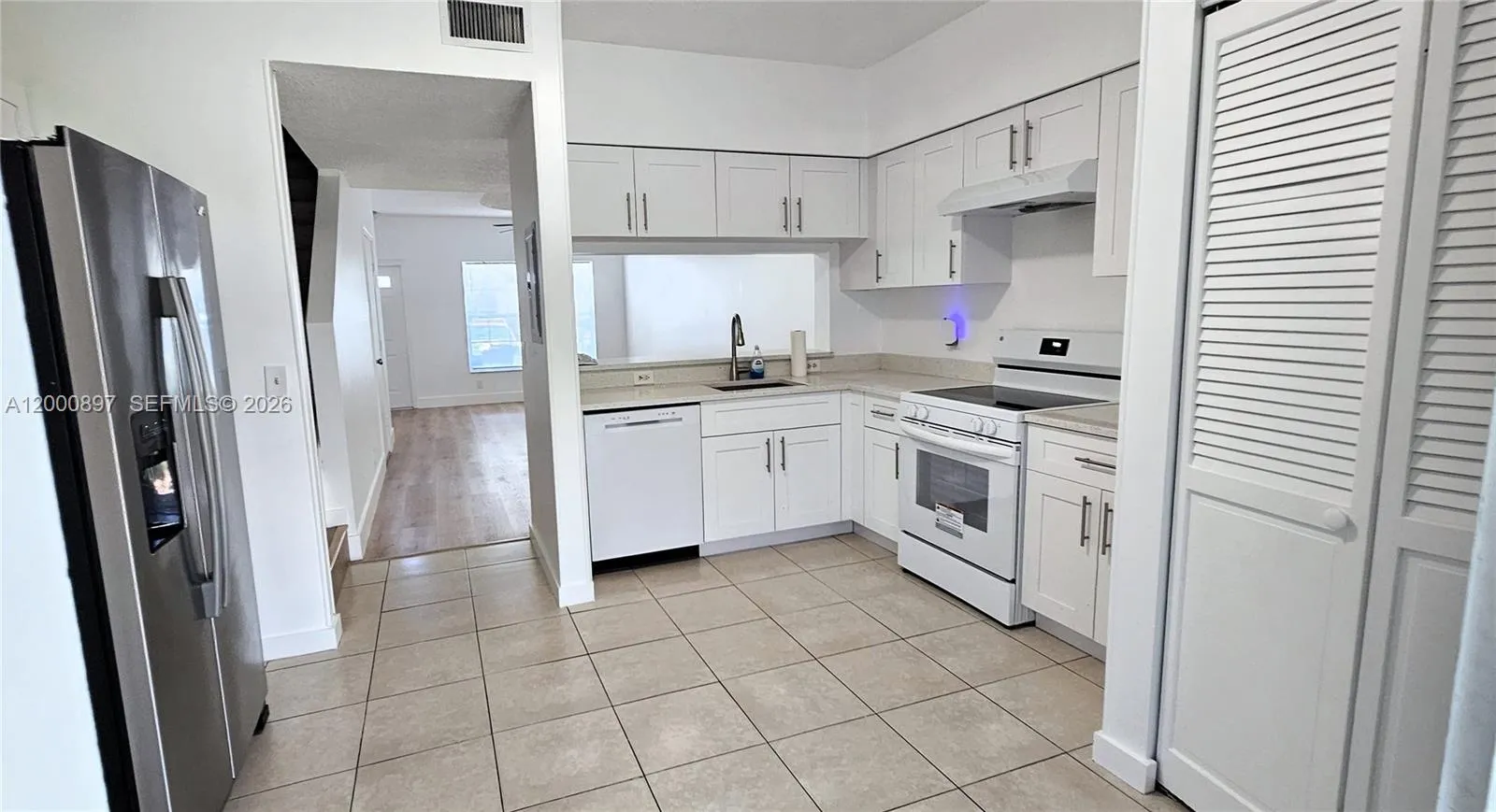 46 Simonton Cir, Weston FL 33326