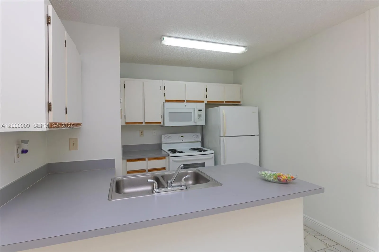 18304 NW 68th Ave # L, Hialeah FL 33015