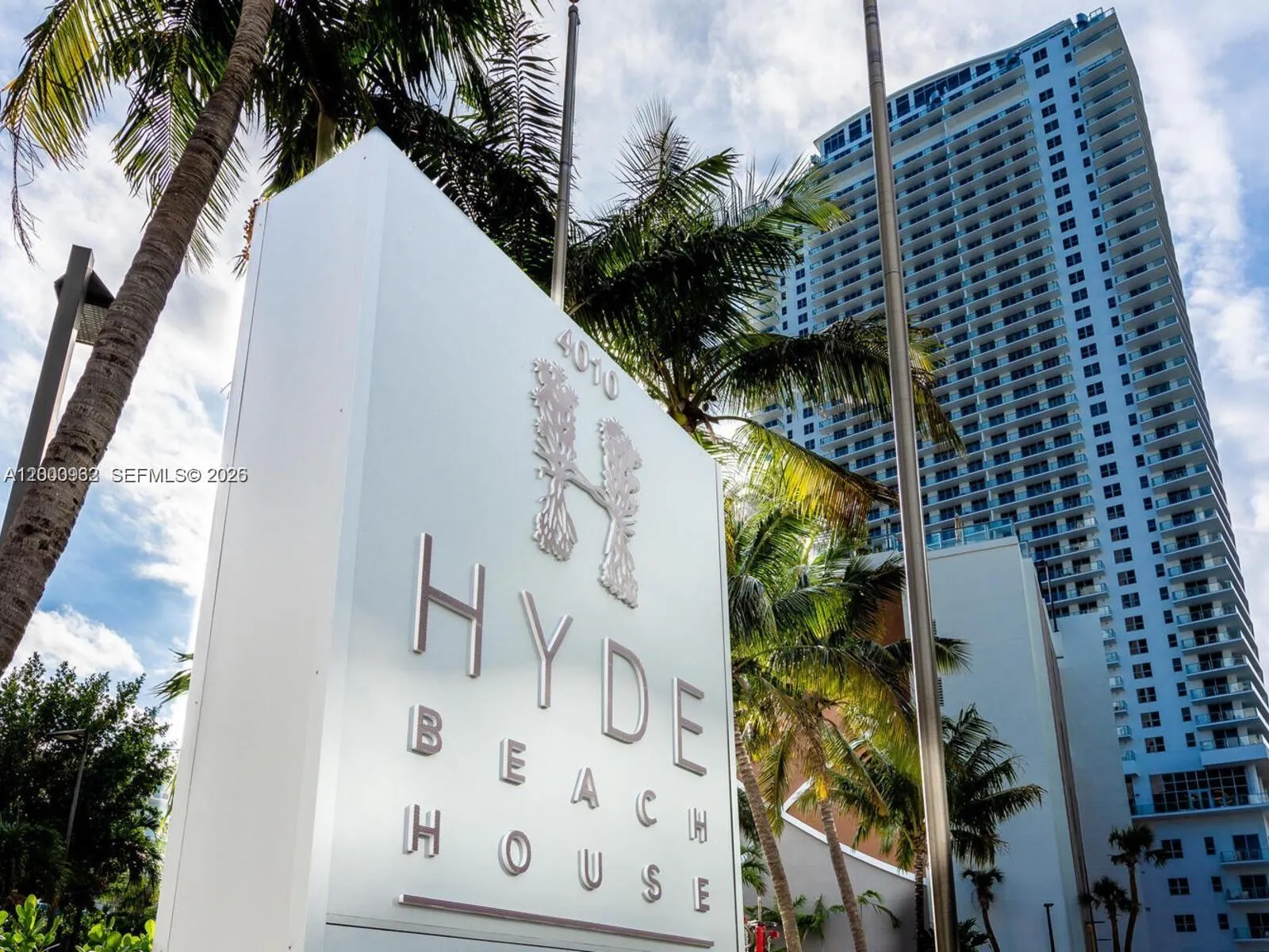 3 bedroom 2 bath for sale at 4010 S Ocean Dr # R804, Hollywood FL 33019