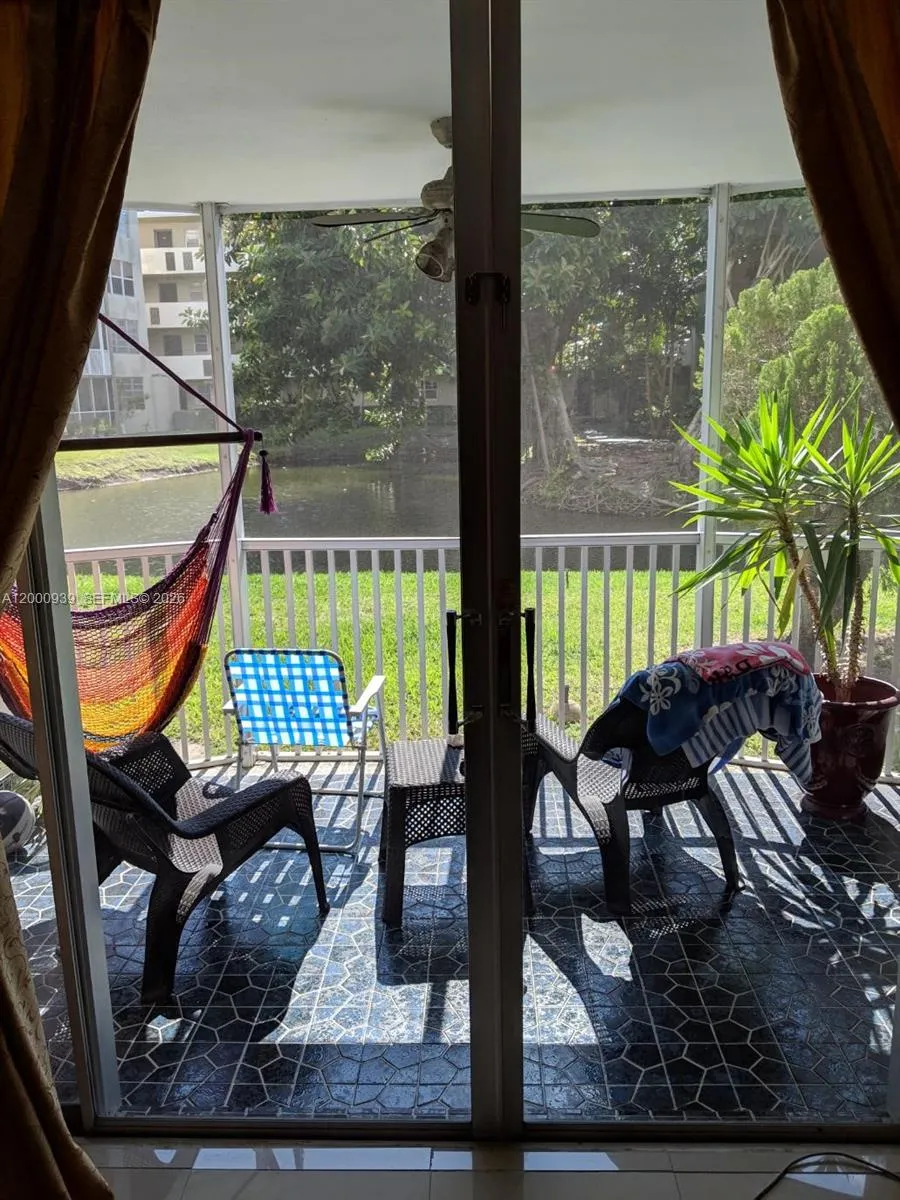 1660 NE 191st St # 1, Miami FL 33179