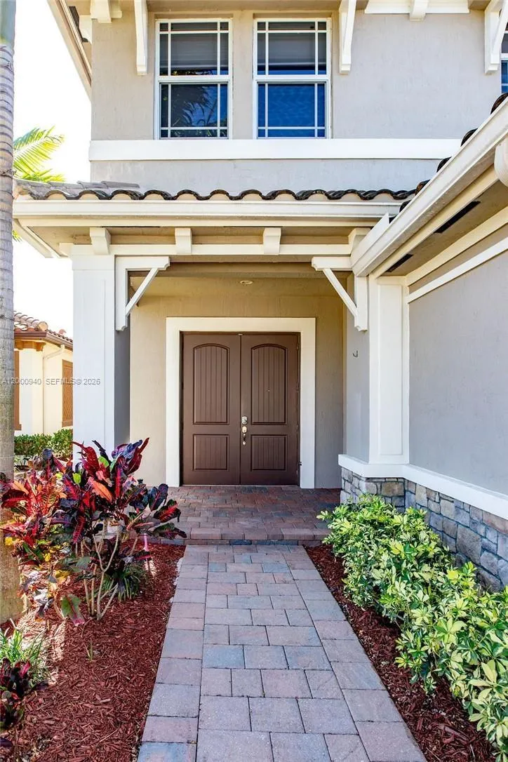 8630 Lakeside Bnd, Parkland FL 33076