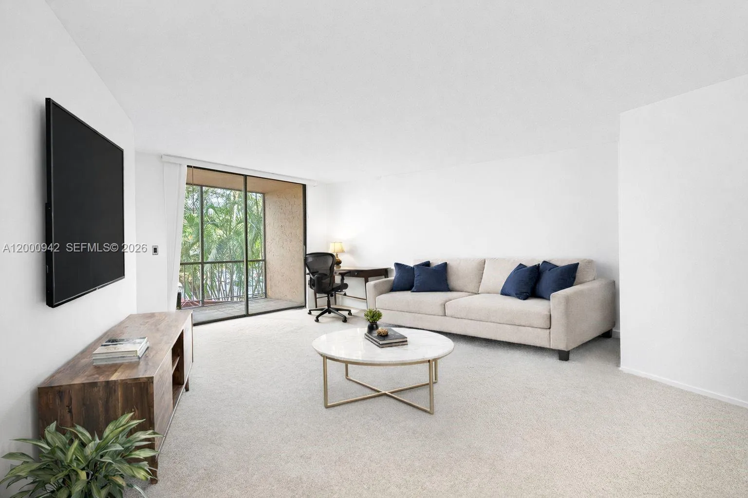 3800 N Hills Dr # 206, Hollywood FL 33021