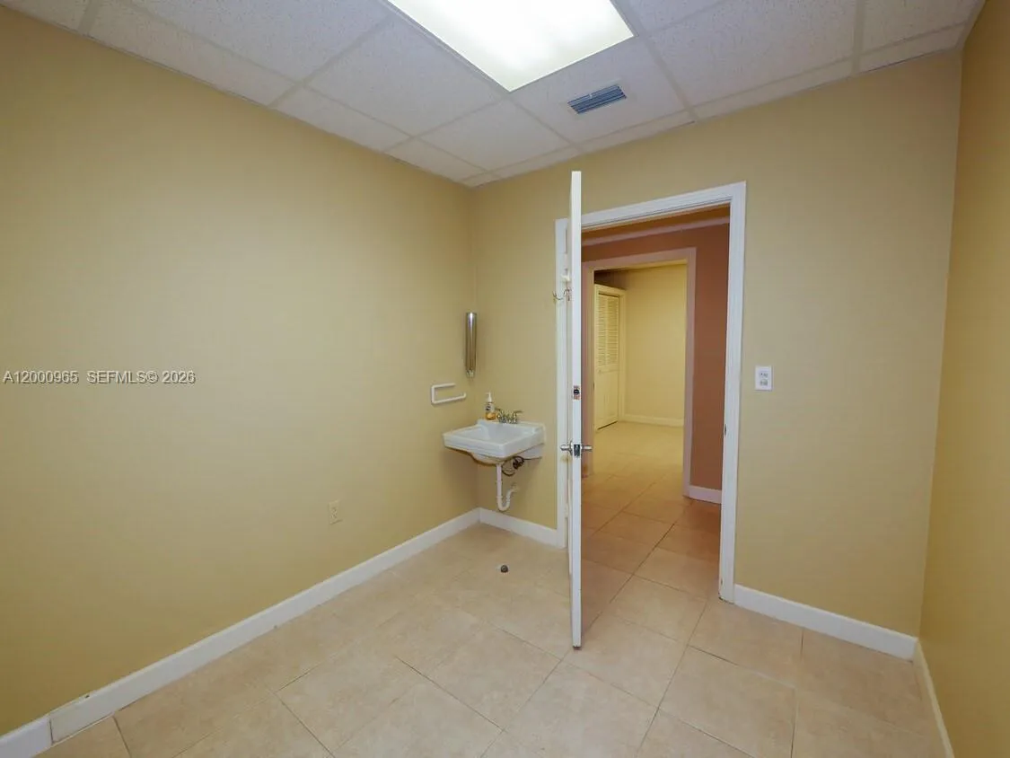 3113 Ponce De Leon Blvd, Coral Gables FL 33134