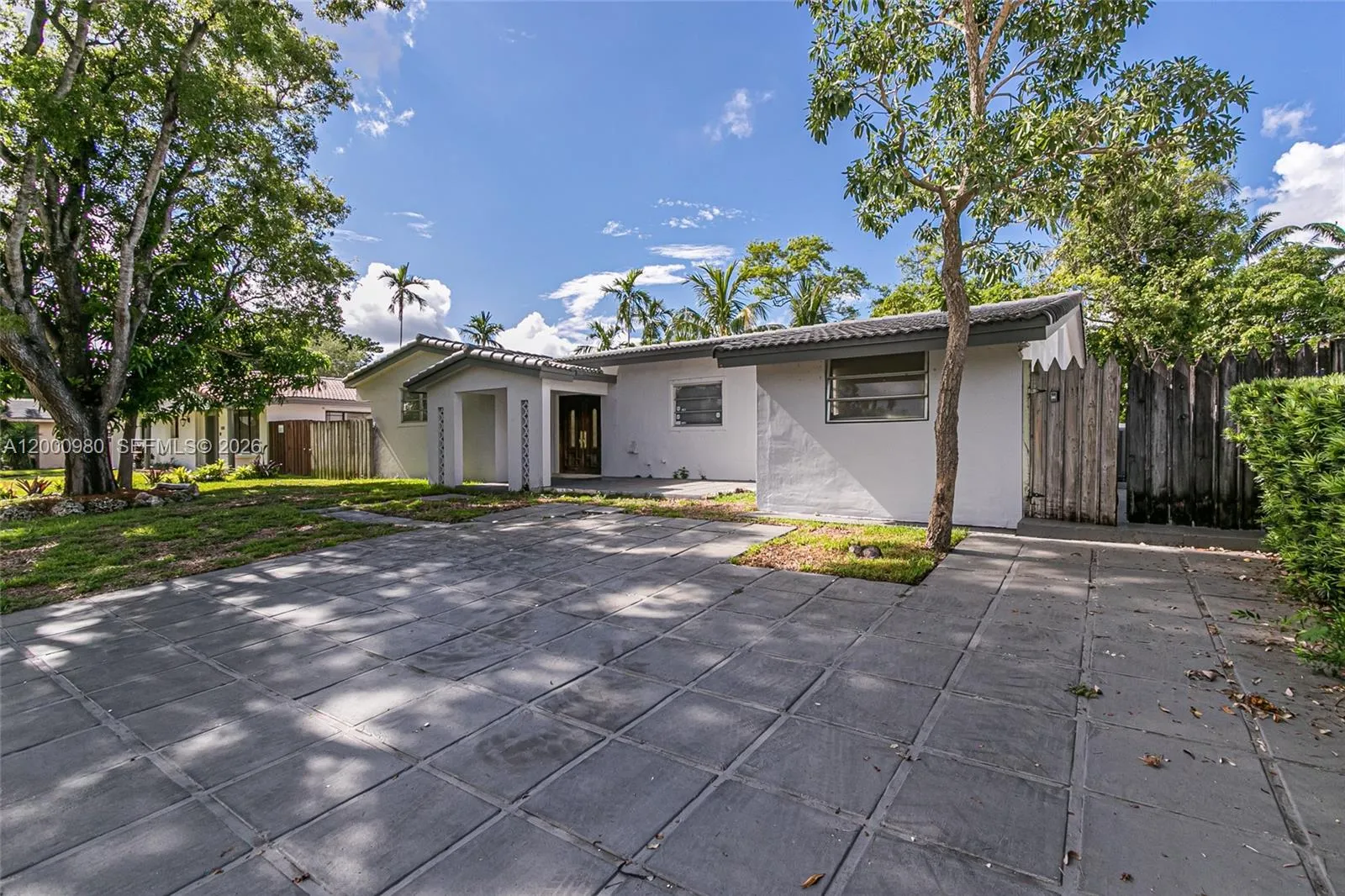 840 NE 182nd Ter, North Miami Beach FL 33162