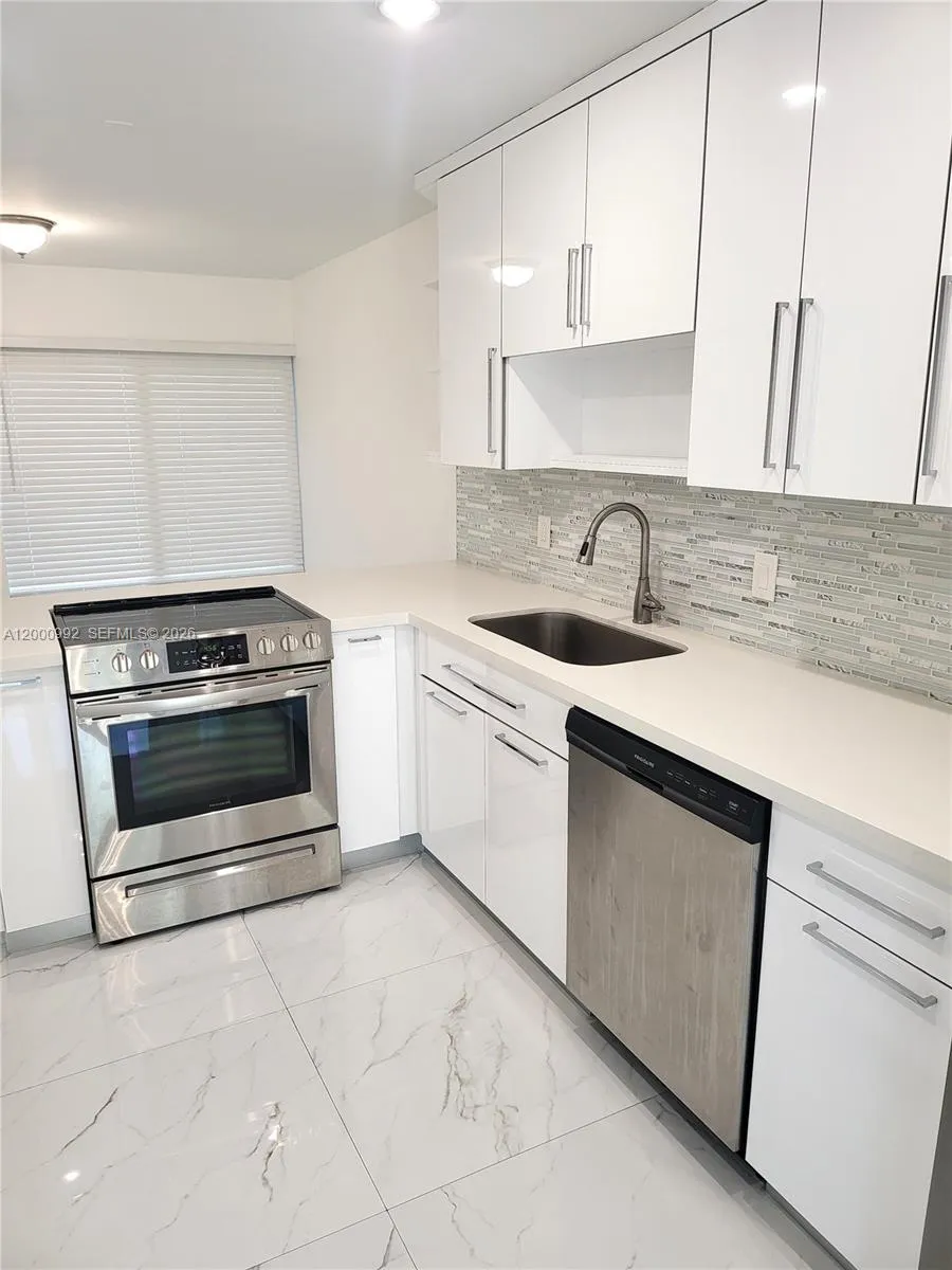 9723 N New River Canal Rd # 416, Plantation FL 33324