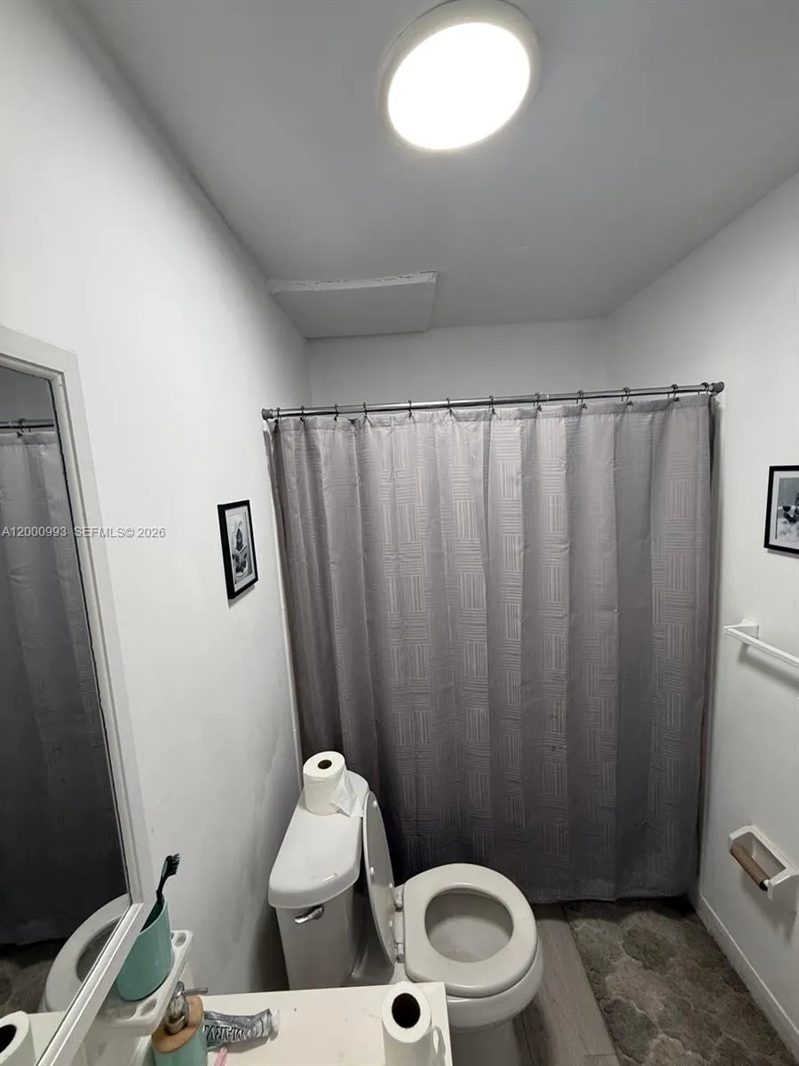 3536 NE 168th St # 403, North Miami Beach FL 33160