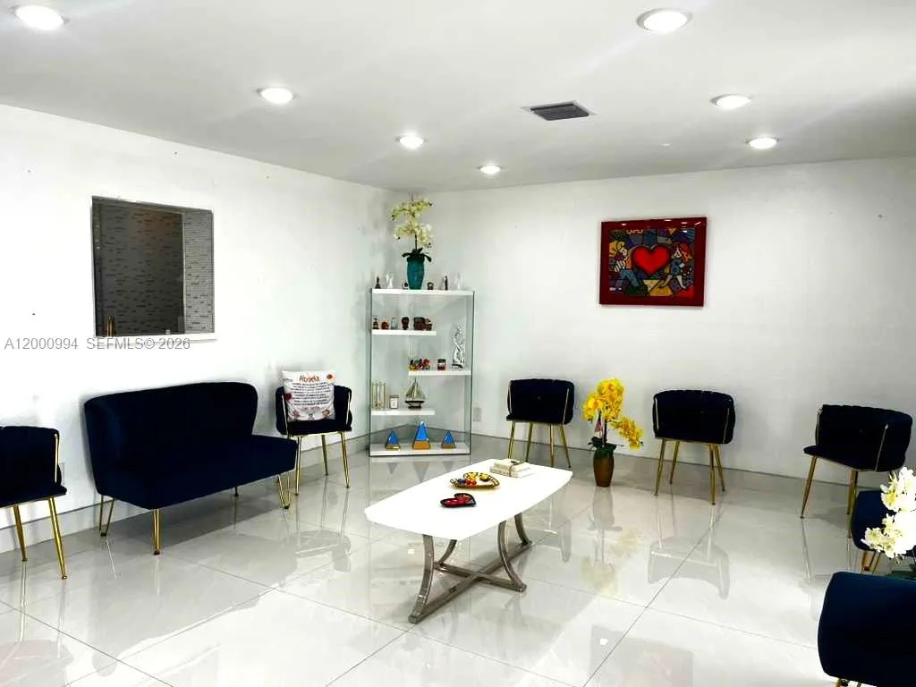 120 S 56th Ave, Hollywood FL 33023