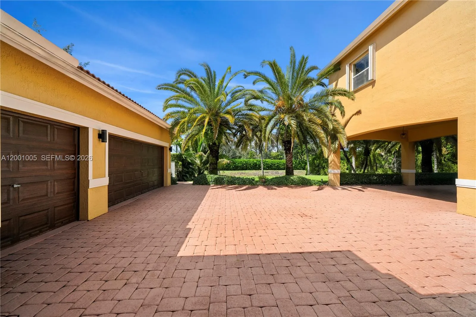 14130 SW 33rd ct, Davie FL 33330