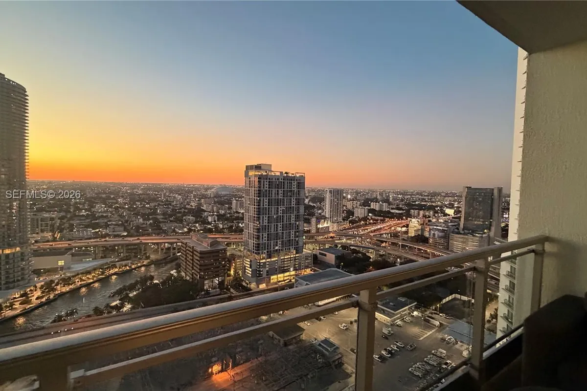 92 SW 3rd St # 3607, Miami FL 33130