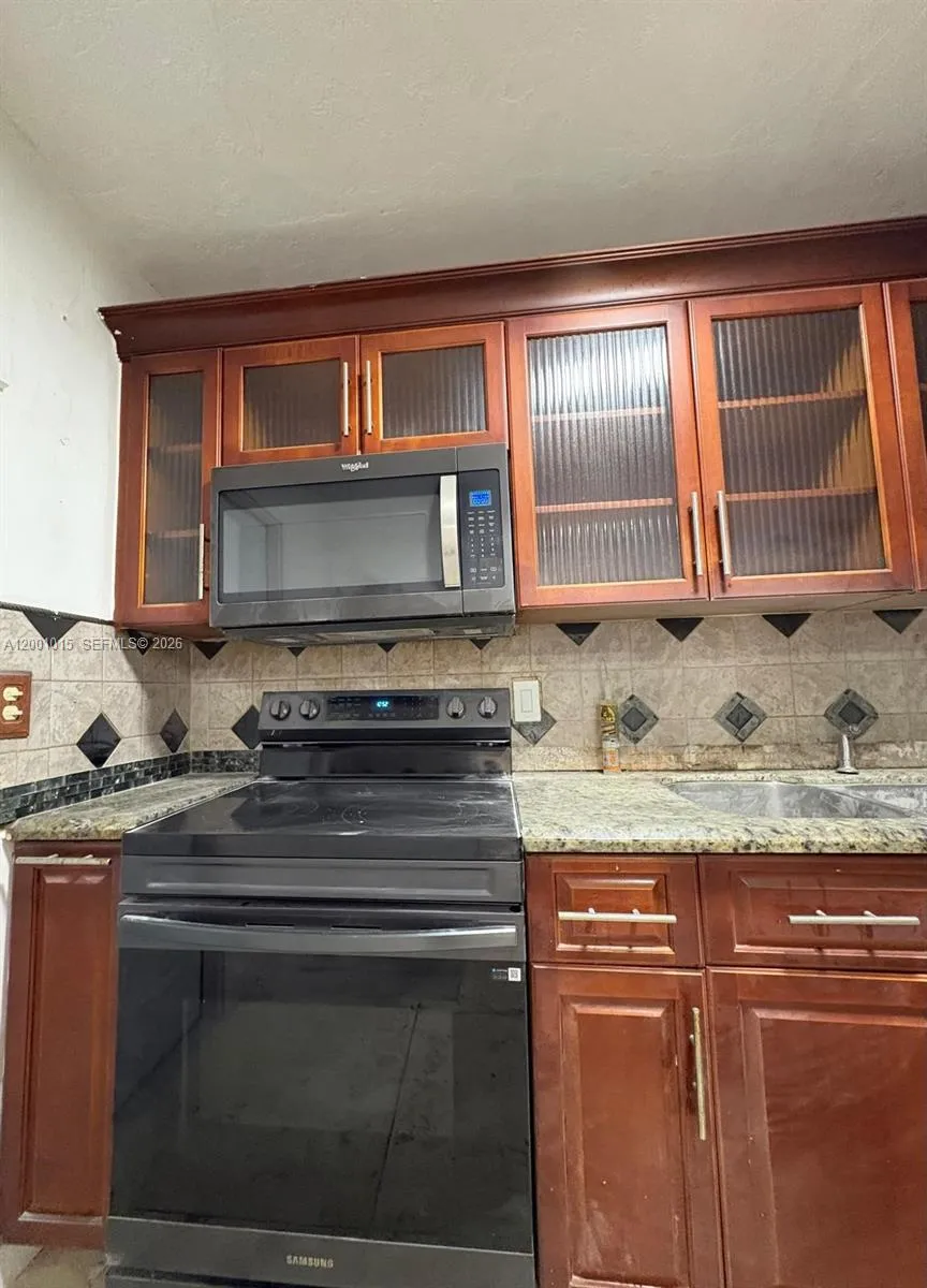 2531 NW 88th St # 2531, Miami FL 33147