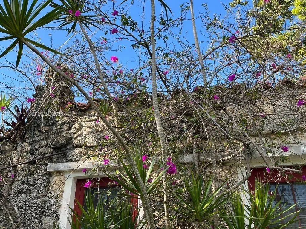 8238 NE 9th Ave, Miami FL 33138