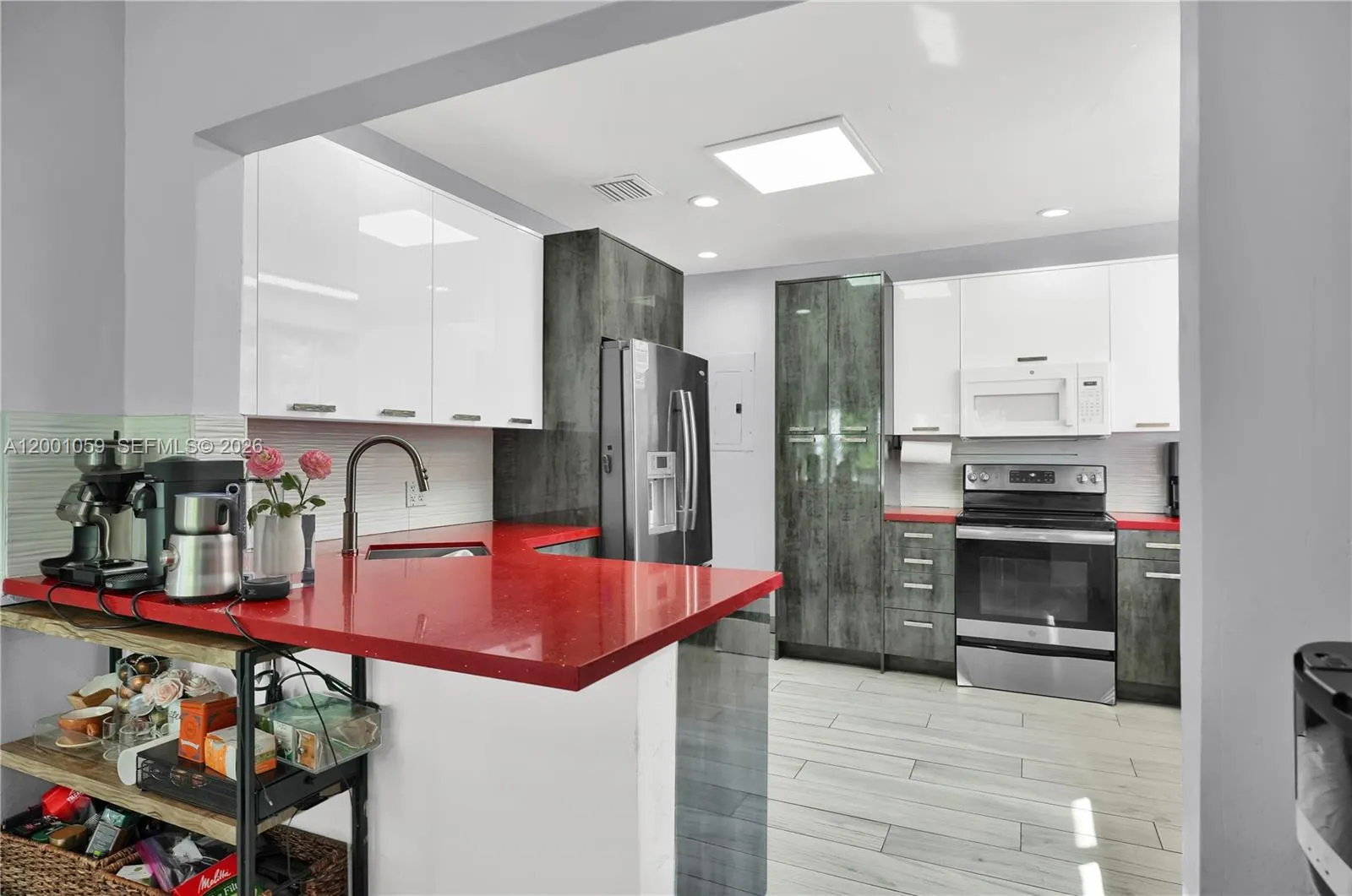 820 W 43rd Ct, Miami Beach FL 33140