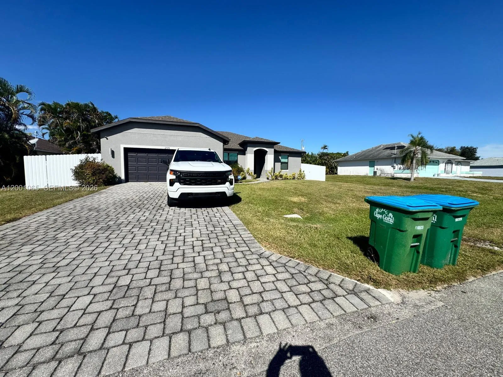 209 SE 26TH TER, Cape Coral FL 33904-2766