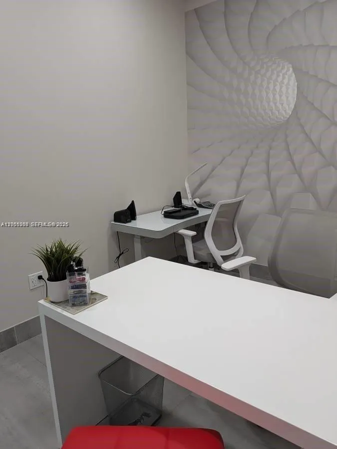 811 SW 14th St, Pompano Beach FL 33060