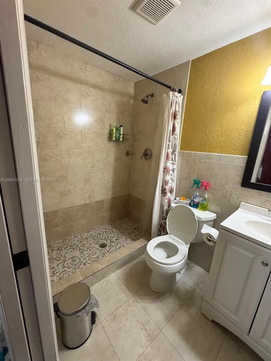 5501 SW 89th Ave # 2, Miami FL 33165