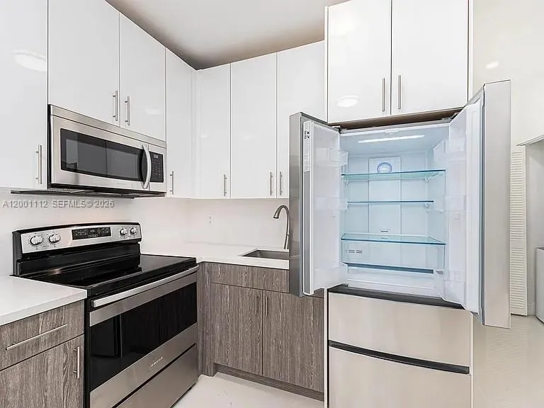 676 NW 47th St, Miami FL 33127