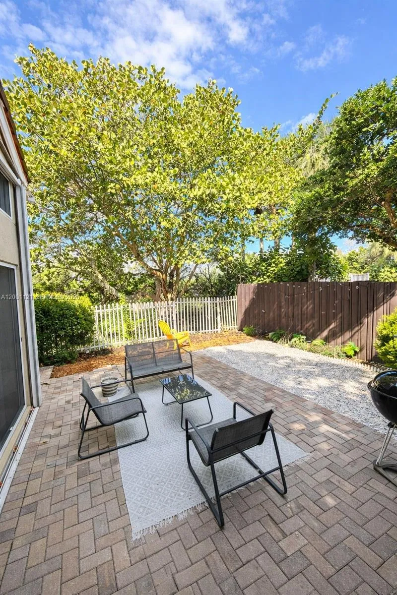 1125 Butternut Ln, Hollywood FL 33019