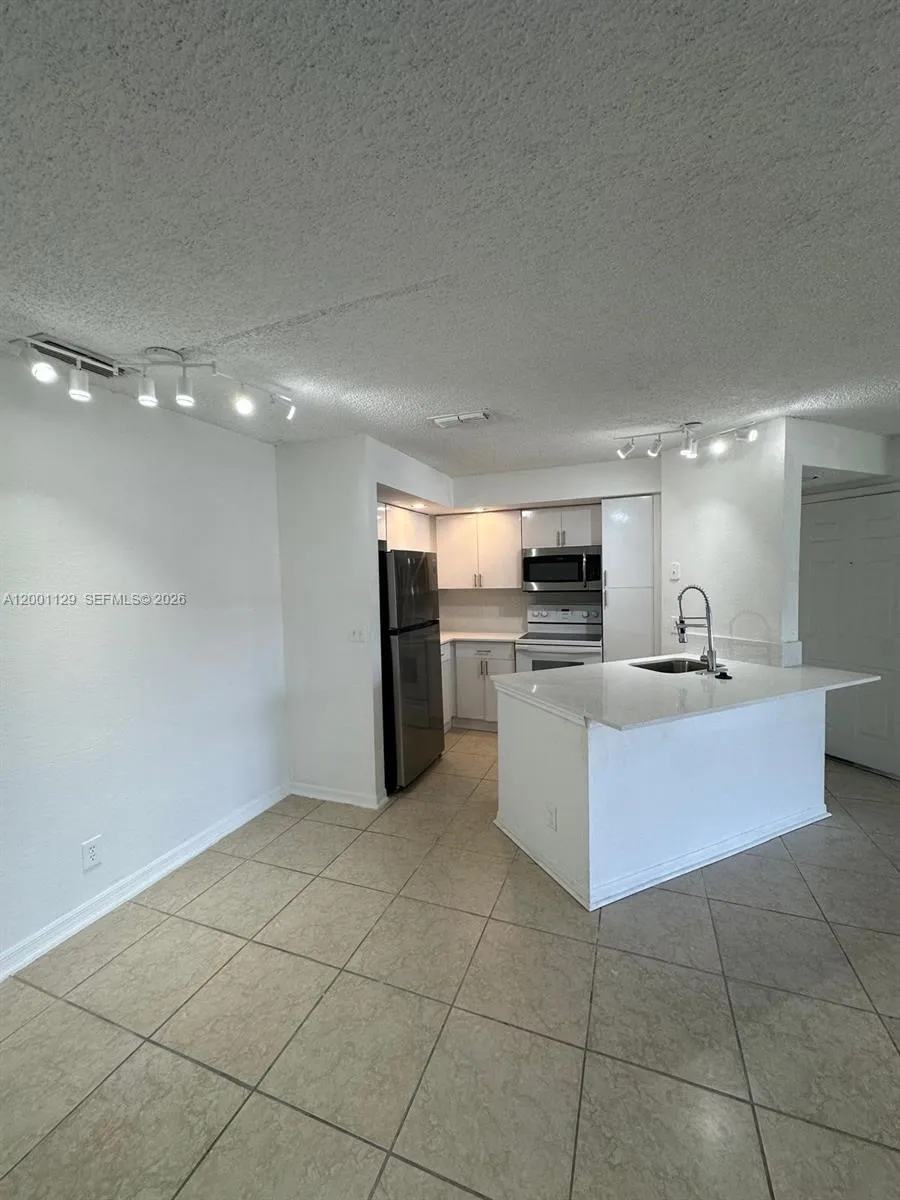 3380 N Pinewalk Dr N # 1113, Margate FL 33063