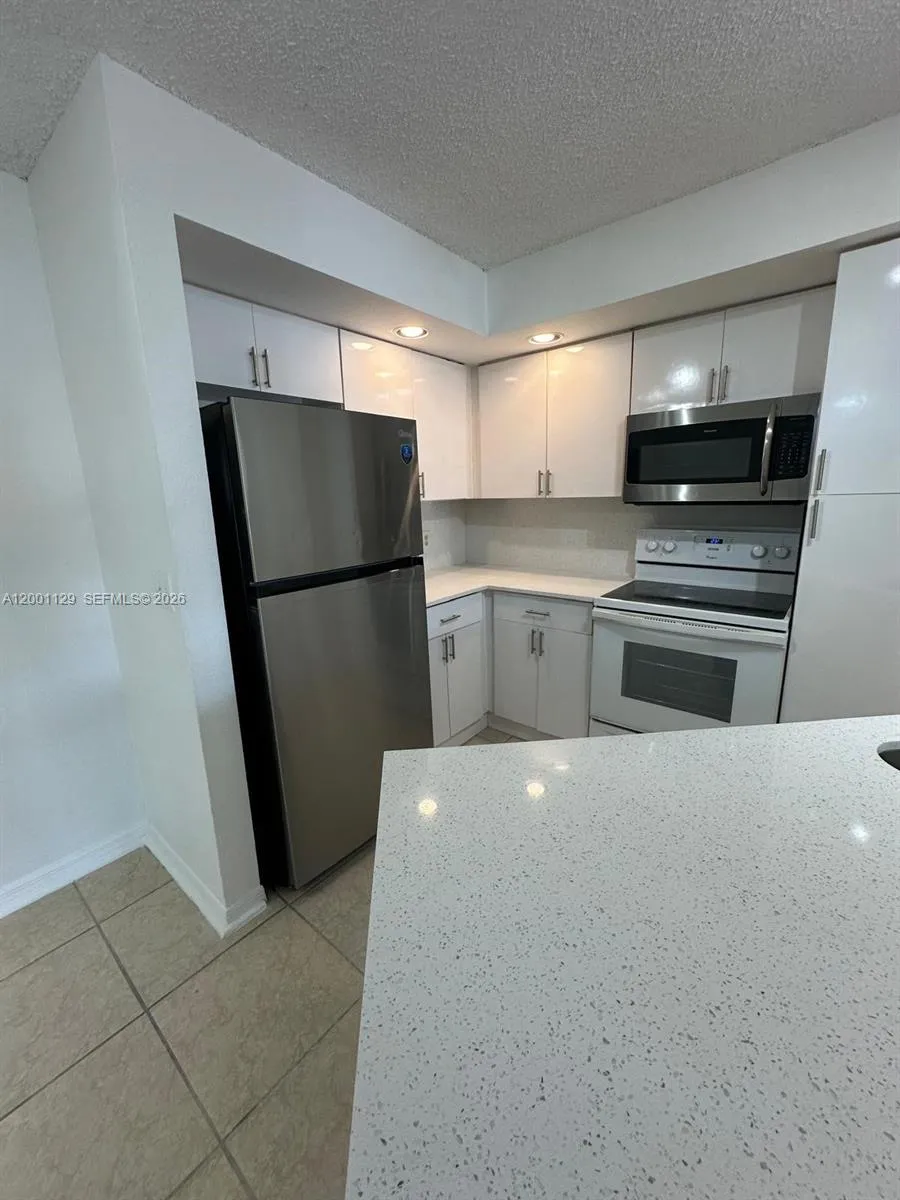 3380 N Pinewalk Dr N # 1113, Margate FL 33063